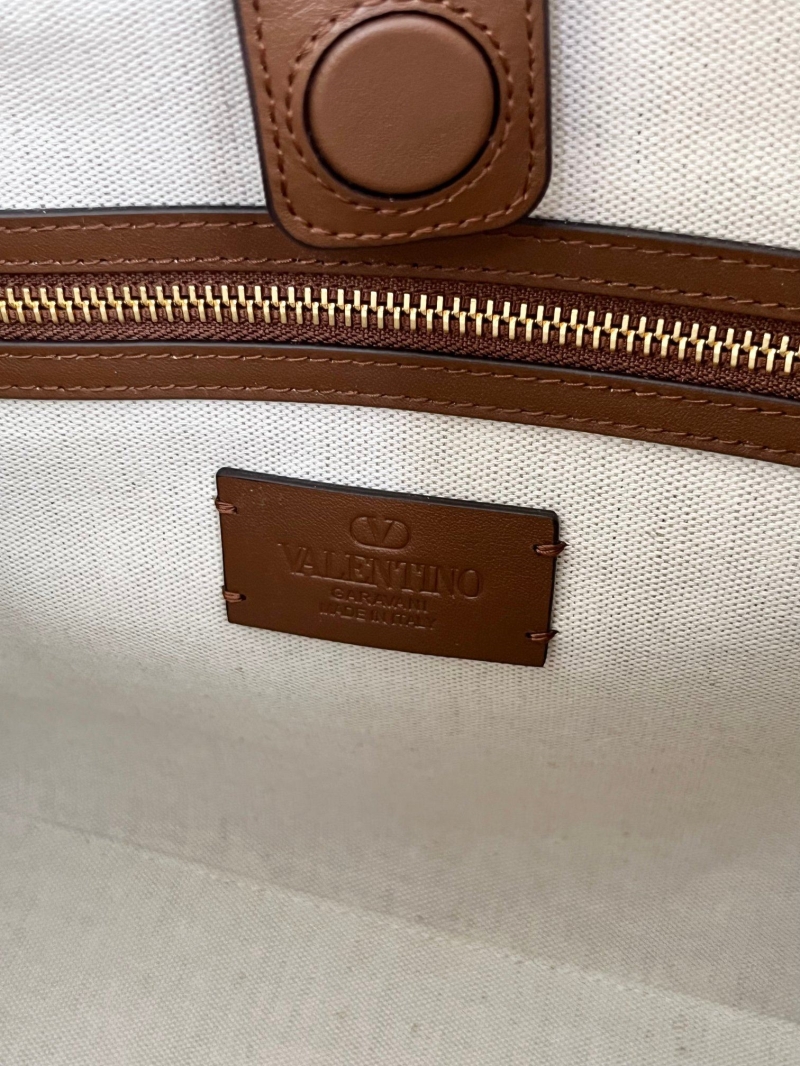 Va1e*ntin0 top handle bag